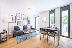 A seating area at Cozy Ottakring