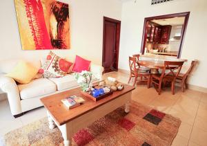 Gallery image of MH- Beautiful One Bedroom - Burj View - Zanzebeel 2 Ref 210B in Dubai +9 photos