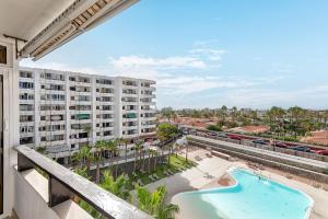 Bazén v ubytovaní Apartamento céntrico en Playa Del Inglés alebo v jeho blízkosti