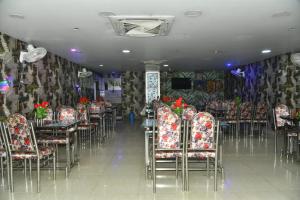 Restaurace v ubytování HOTEL AYUSH INTERNATIONAL