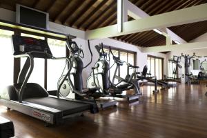 Fitness centrum a/nebo fitness zařízení v ubytování The Fortress Resort & Spa