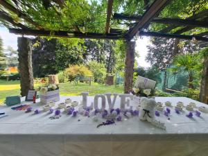 A garden outside Wonderful Villa Between Como And Milano