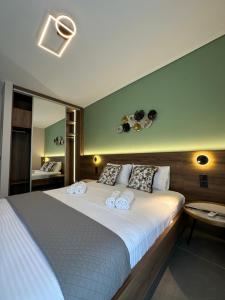 Postel nebo postele na pokoji v ubytování Top Line & Modern Apartments in Ioannina