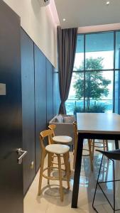 The Luxe Studio - 2 pax - KL - Microwave - Fridge