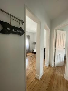 Postel nebo postele na pokoji v ubytování Penha Cozy Home