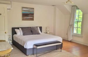 Katil atau katil-katil dalam bilik di Pinetown Bridge Bnb LLC +8 gambar