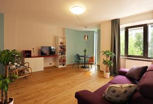Ruang duduk di SUNRISE Residence