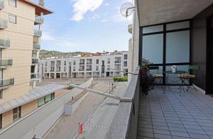 Balkoni atau teres di SUNRISE Residence