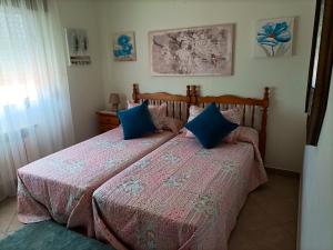 Posteľ alebo postele v izbe v ubytovaní Spacious House with Garden in Touro – Family-Friendly