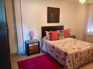 Posteľ alebo postele v izbe v ubytovaní Spacious House with Garden in Touro – Family-Friendly
