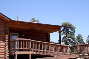 Μπαλκόνι ή βεράντα στο Lazy R Cottages- 18 cabin