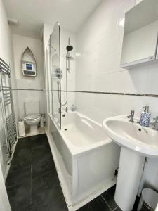 Ванная комната в Apartment in central Exmouth