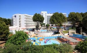 Bazén v ubytování ILUNION Palmanova Mallorca nebo v jeho okolí