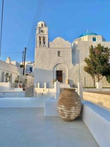 Το κτήριο όπου στεγάζεται  η παραθεριστική κατοικία