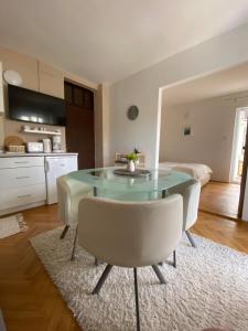 Φωτογραφία από το άλμπουμ του Apartments Flora 2 σε Rab