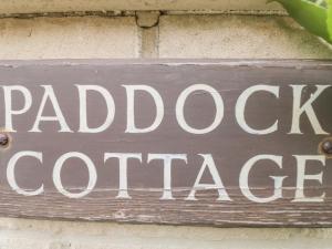 Certifikát, hodnocení, plakát nebo jiný dokument vystavený v ubytování Paddock Cottage