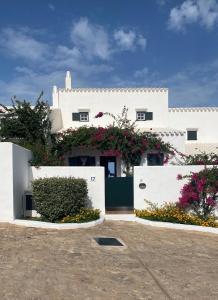 Το κτήριο όπου στεγάζεται  η βίλα