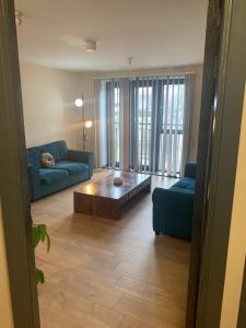 A seating area at Luxury Stay with Sauna Gym and Pool in Leicester