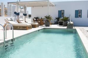 Bazén v ubytování Νumi Boutique Hotel nebo v jeho okolí