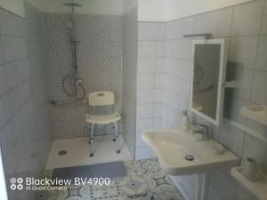 Koupelna v ubytování Aquadetente loudeac