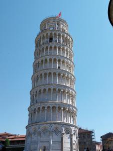 una imagen de la torre inclinada de pisa en Casa di Giulia (Bambini gratis fino a 6 anni), en Santa Luce