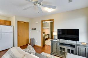 A television and/or entertainment centre at Morgantown Apartment Near Hospitals 1 Mi to WVU!