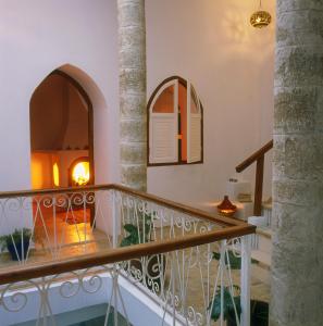 una vista desde el balcón de una casa en Dar Lazuli Bed & Breakfast, en Essaouira