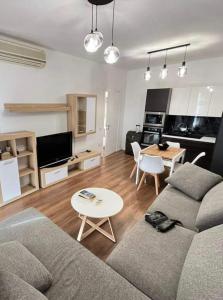 Luxury Rent Apartment 4 - Image 7
