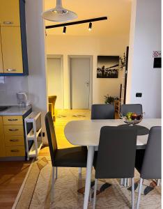 Fotografie z fotogalerie ubytování Apartament Qerret Kavajë v destinaci Golem