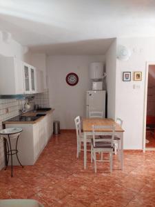 Kuchyň nebo kuchyňský kout v ubytování Apartment in Vis historic center - Mikula, Ljubica, Toma