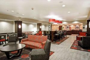 Χώρος καθιστικού στο Hampton Inn Middletown