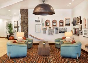 The Eddy Hotel Tucson, Tapestry Collection By Hilton的休息区