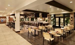 The Eddy Hotel Tucson, Tapestry Collection By Hilton餐厅或其他用餐的地方