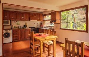 Una cocina o kitchenette en Casa Hostel - Paseo del Sol