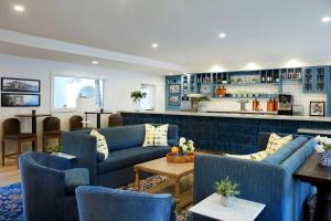 The Lodge at Healdsburg, Tapestry Collection by Hilton的休息区