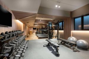 Fitness centrum a/nebo fitness zařízení v ubytování DoubleTree by Hilton Kyoto Higashiyama