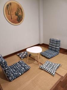 Khu vực ghế ngồi tại Wyndham Thanh Thuy Hot Spring MyHome