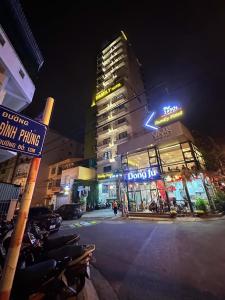 Gallery image of FAMILY HOTEL & THE 1990s Rooftop in Nha Trang