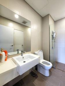 Koupelna v ubytování LAVENDER SUITE # Shah Alam I-City Block B Homestay # 2R1B #FREE WIFI & PARKING