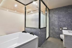 Koupelna v ubytování Brown Dot Hotel Jeonggwan