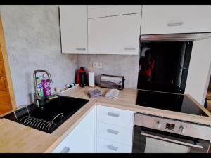 Kuchnia lub aneks kuchenny w obiekcie Maison de vacances au cœur de la Cerdagne