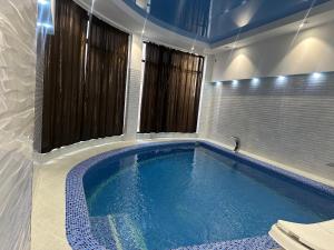 Bazén v ubytování Shahdil Hotel and Spa nebo v jeho okolí