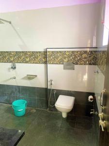 Vannituba majutusasutuses Horizon Resort Pushkar-Feel of The Nature