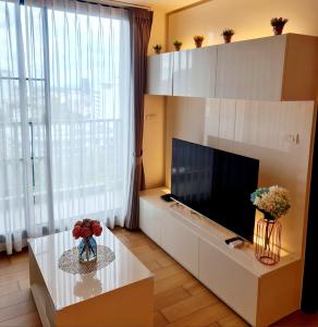 TV a/nebo společenská místnost v ubytování 2 Bedroom apartment near Chiang mai Night Bazzar