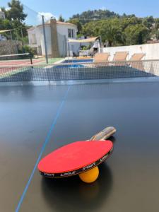 Tennis und/oder Squash in der Unterkunft Sara 4 personas, free WIFI, chill-out, private pool, private tennis court - by Holiday Rentals Villamar oder in der Nähe