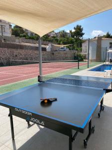 Tischtennis in der Unterkunft Sara 4 personas, free WIFI, chill-out, private pool, private tennis court - by Holiday Rentals Villamar oder in der Nähe