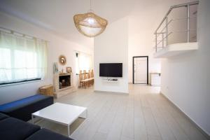 Photo de la galerie de l'établissement "Blue Bay Villa" at Gjiri Lalzit, Lalzi Bay, Lura 1, à Durrës