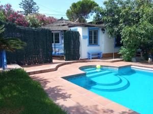 Bazén v ubytování Apartamento con aparcamiento privado en Marbella nebo v jeho okolí