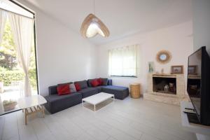 Photo de la galerie de l'établissement "Blue Bay Villa" at Gjiri Lalzit, Lalzi Bay, Lura 1, à Durrës