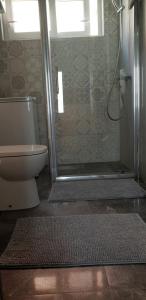 Ένα μπάνιο στο LOVISTE DOWNTOWN